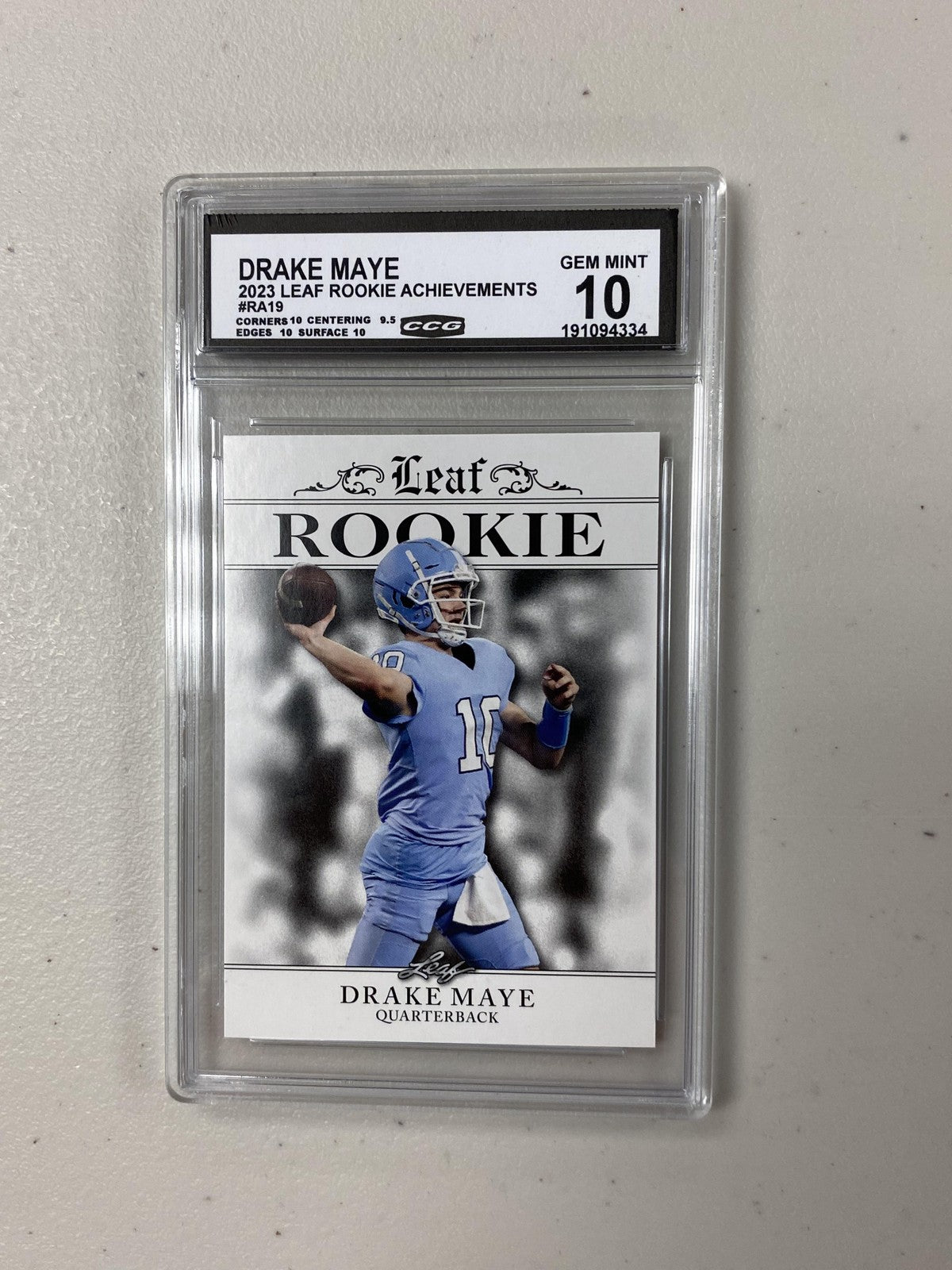 Drake Maye 2023 Leaf Rookie Achievement RA-19 CCG 10 Rookie