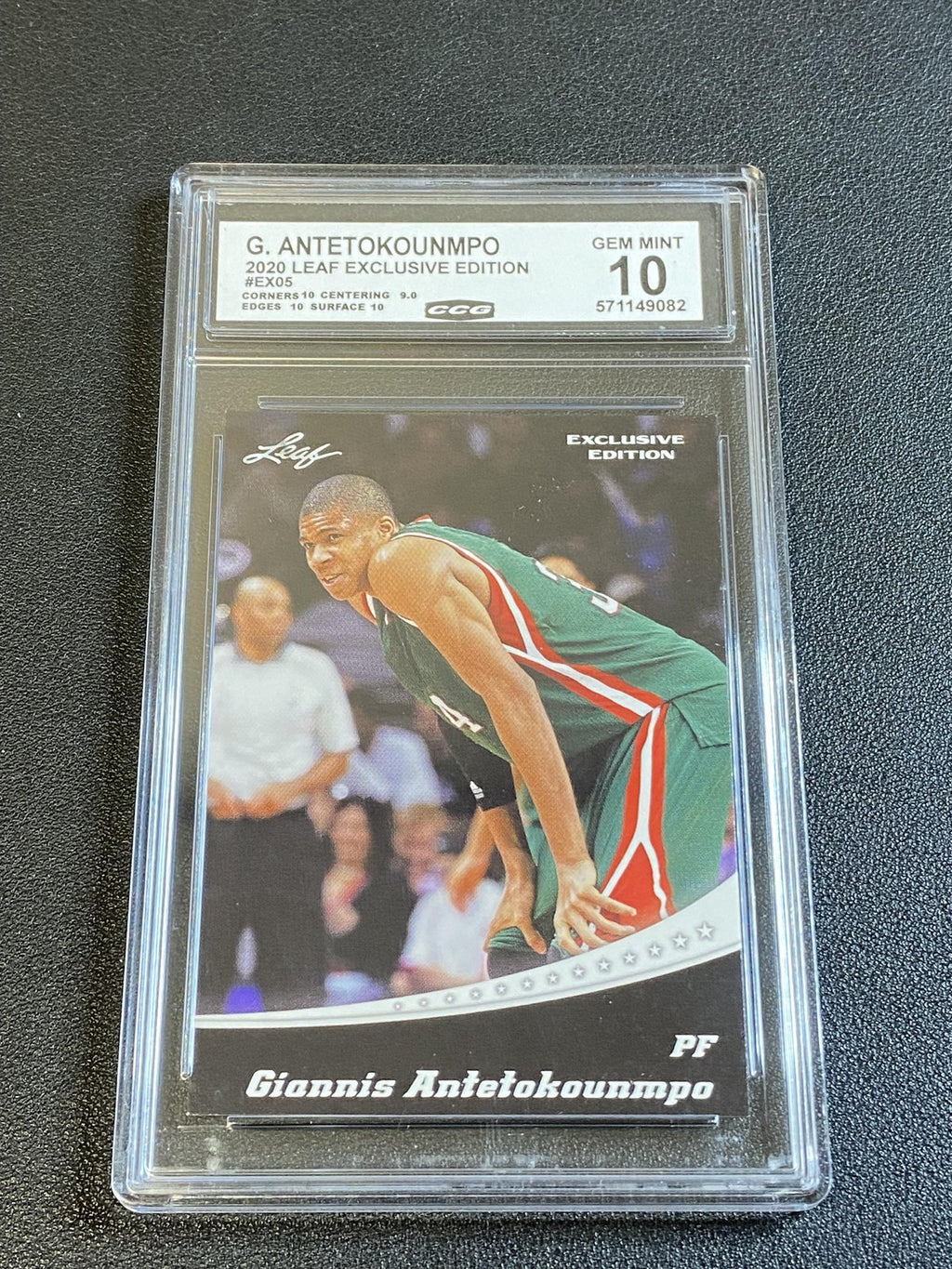 Giannis Antetokounmpo 2020 Leaf Exclusive CCG 10 Bucks