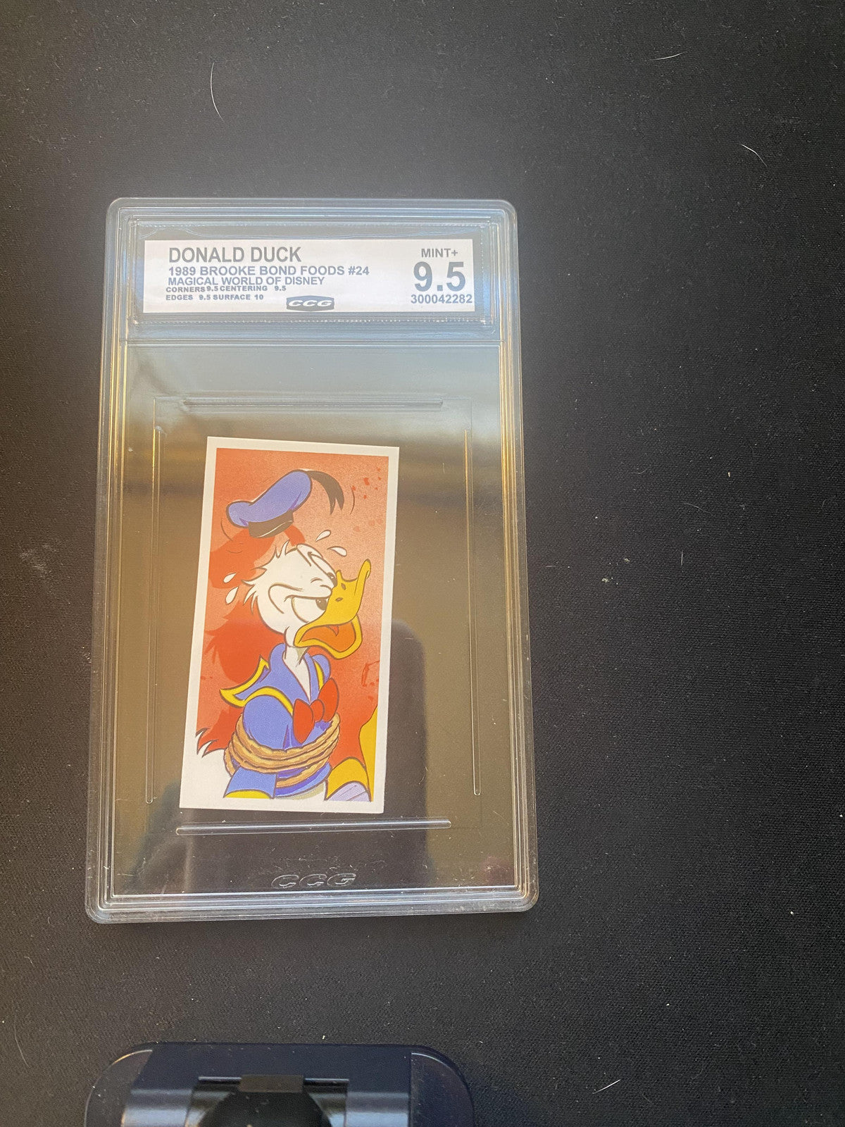 Donald Duck 1989 Brooke Bond Foods Magical World of Disney 24 CCG 9.5 RC