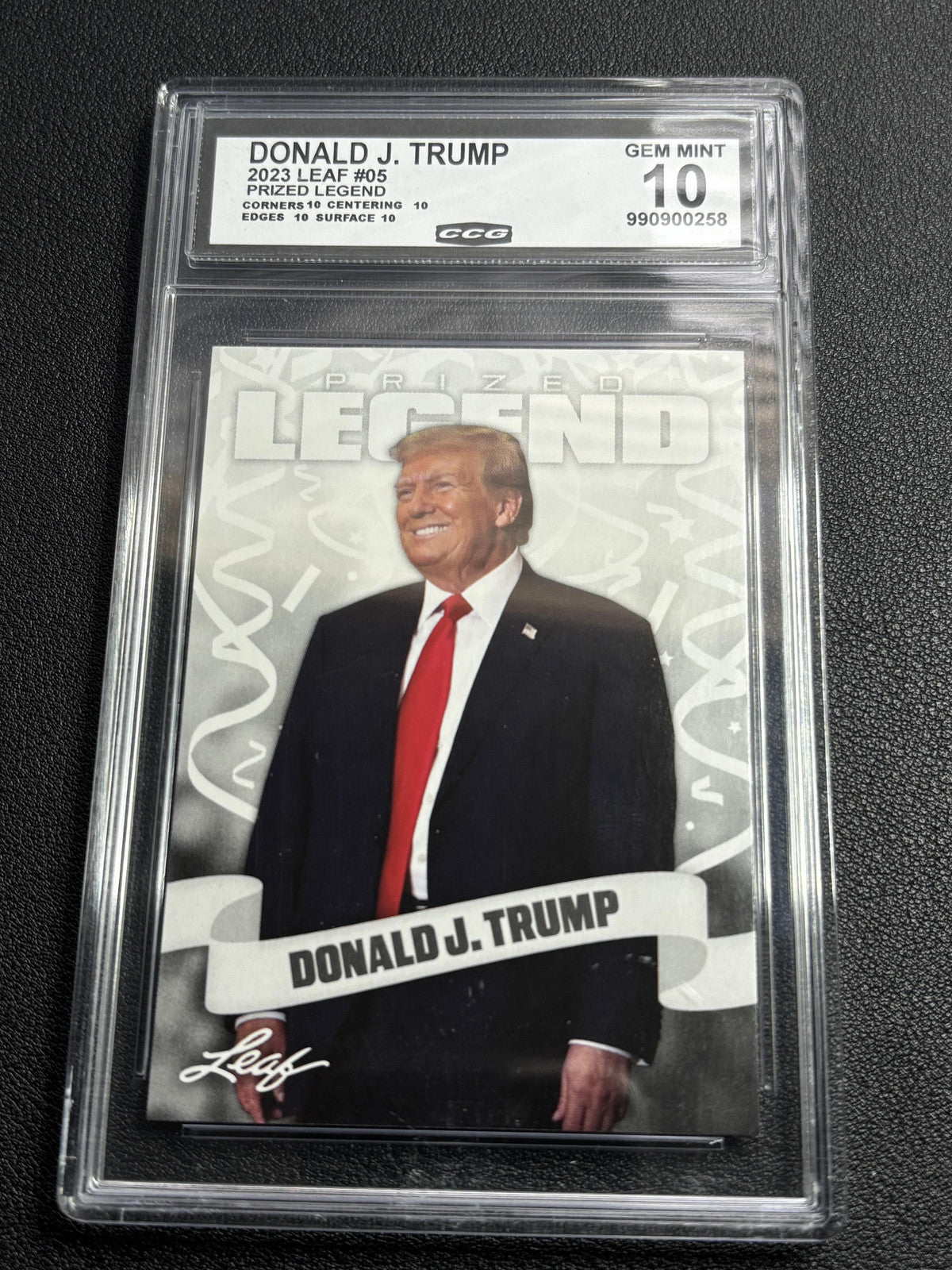 Donald J. Trump 2023 Leaf Prized Legend CCG 10