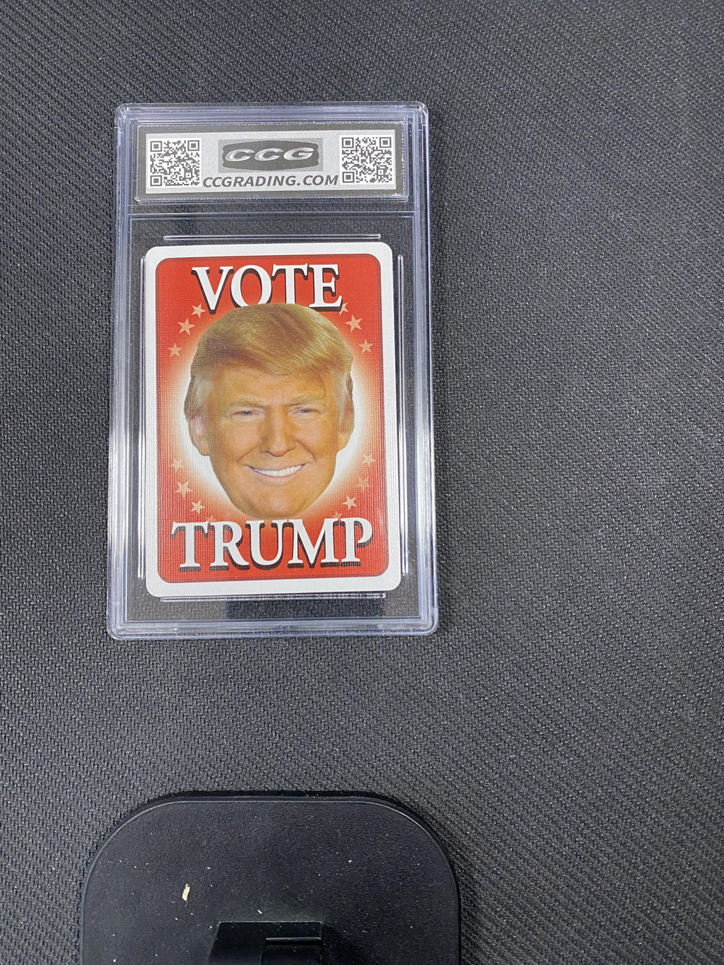 Donald Trump 2023 Hero Decks Trump King of Hearts CCG 10 RC