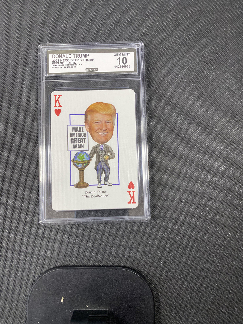 Donald Trump 2023 Hero Decks Trump King of Hearts CCG 10 RC